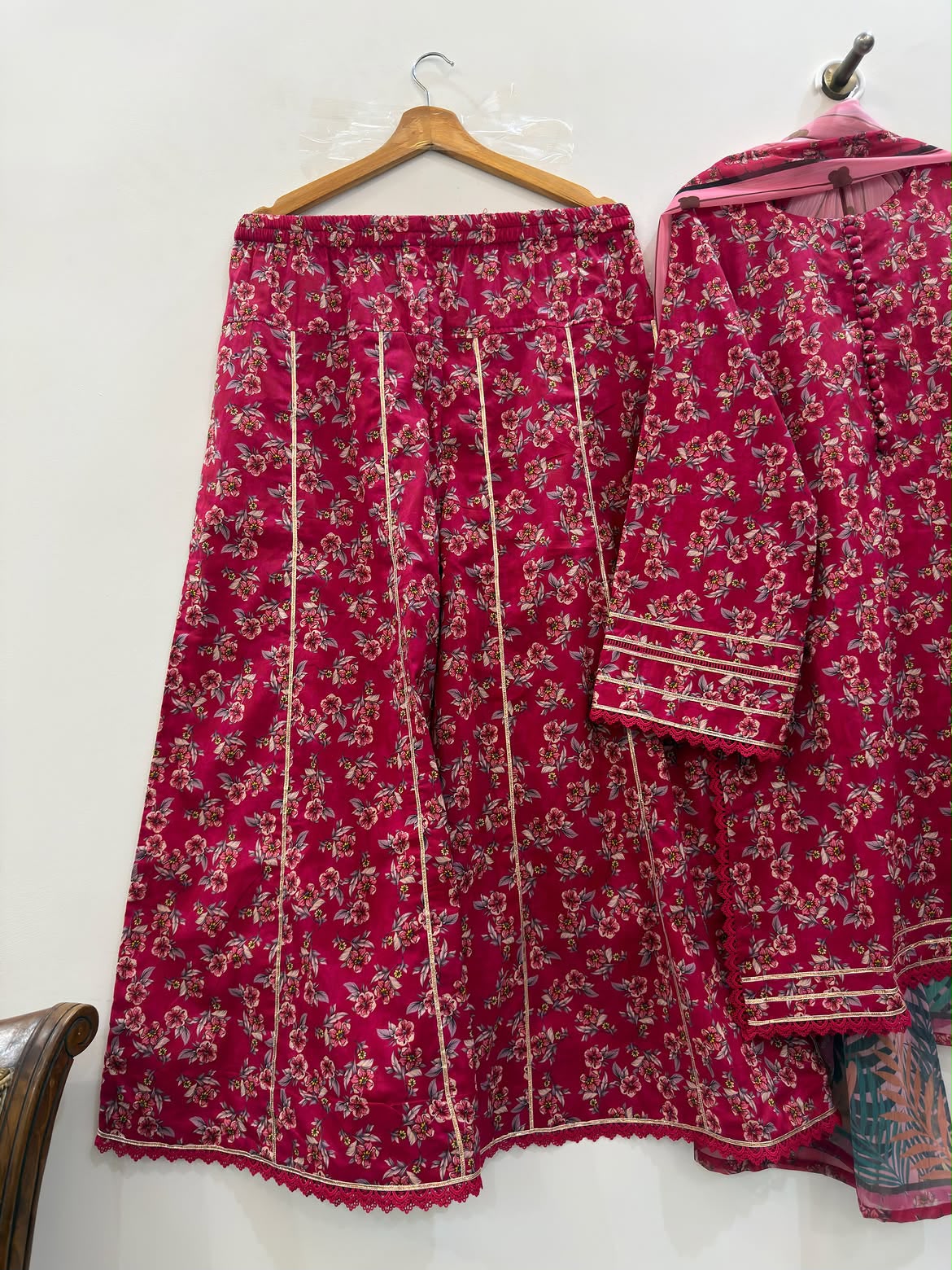 3 Pcs DC Separate Lawn Suit for Women | Printed Lawn Fabric | Lace & Gotta Work | Printed Chiffon Dupatta | Unstitched Pakistani Dress | Small, Medium